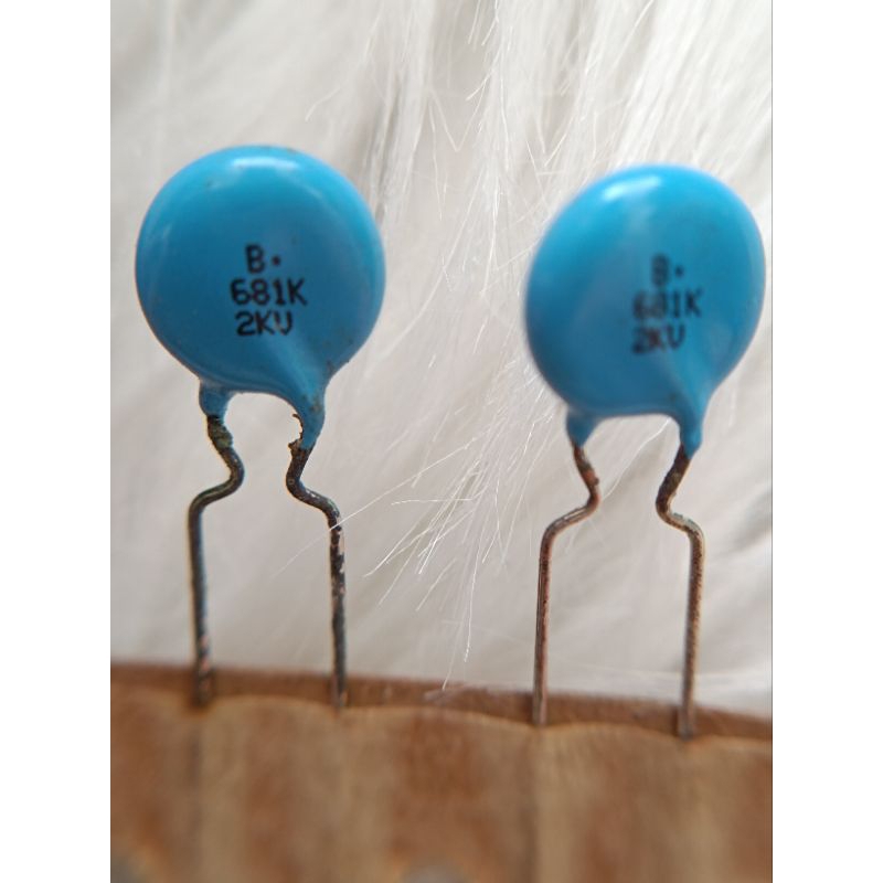 50 pcs kapasitor 681 2kv milar keramik biru 680n 2 kv renteng