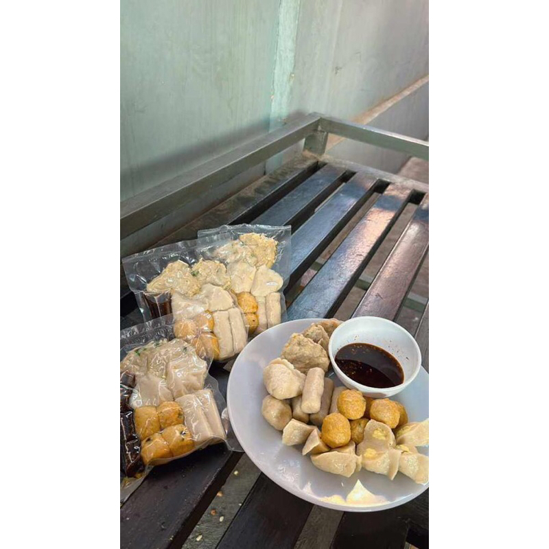 

PEMPEK IKAN PALEMBANG