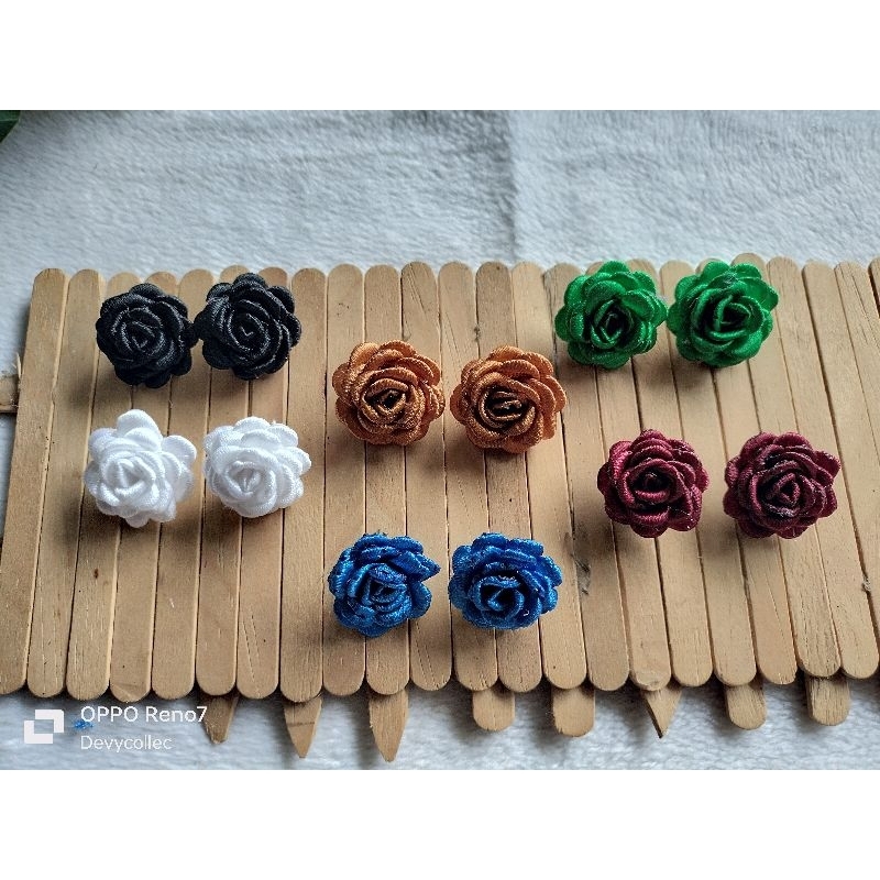 Anting  bunga/Giwang bunga