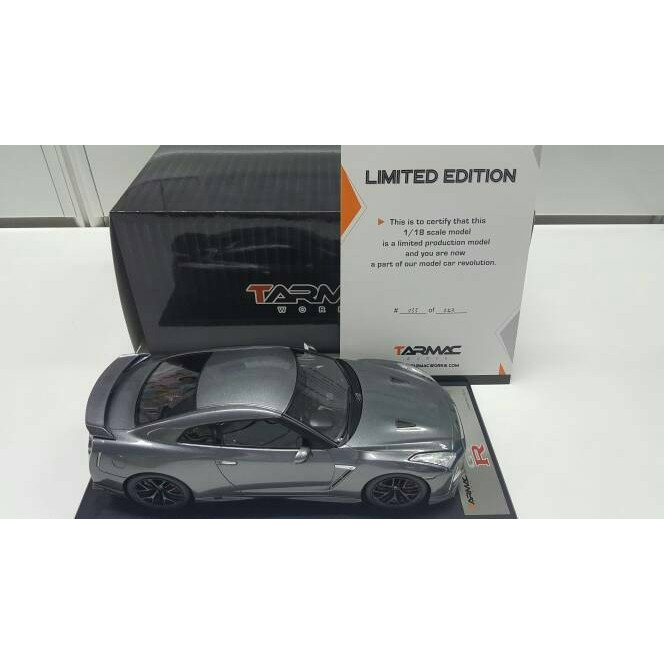 Tarmac GTR R35 Grey (scale 1:18)