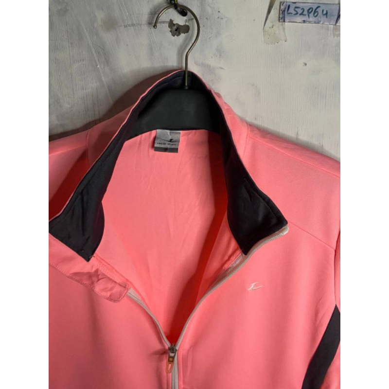 .JAKETT TRACKTOP BRAND LECAF WARNA PINK SIZE S fit M