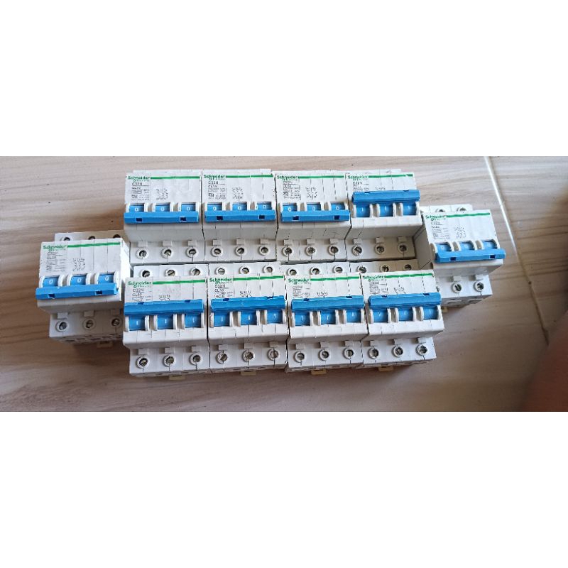 MCB PLN 3 pass barang ori dijamin normal barang second