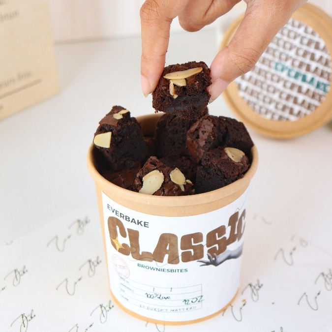 

Fudgy Brownies Premium | Bucket Brownies Bites | Classic | 12oz