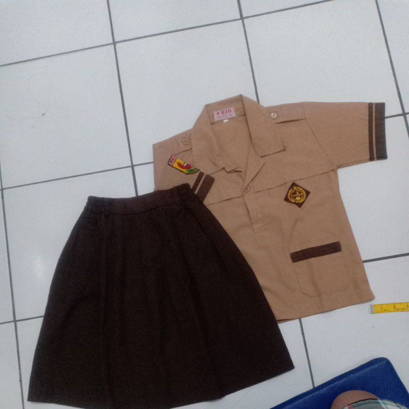 baju pramuka preloved
