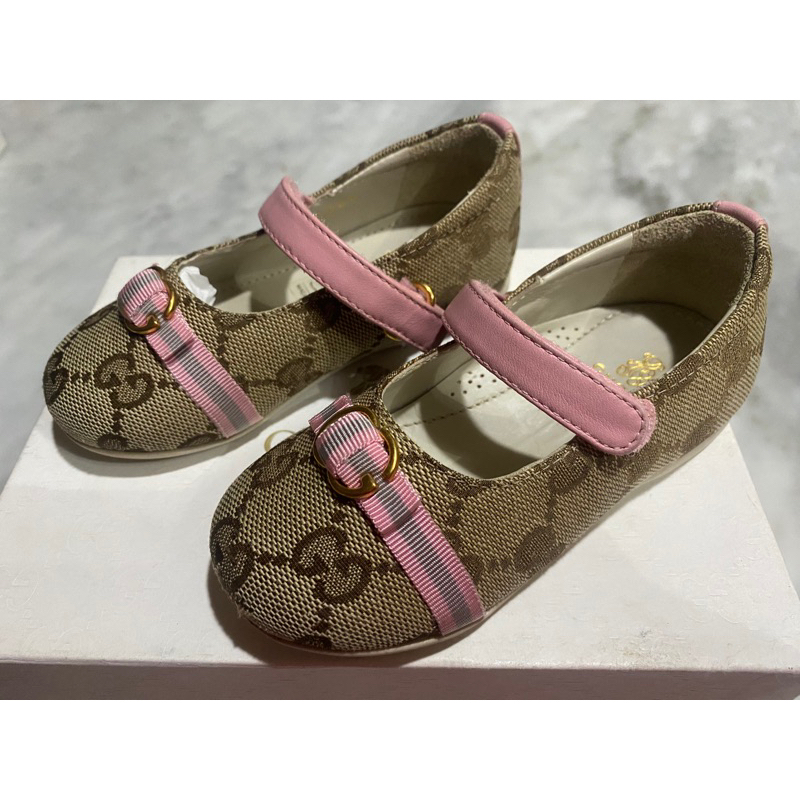 Sepatu Merk Gucci