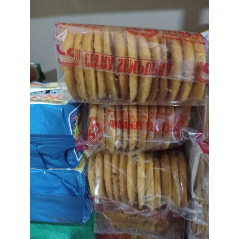 

Bolu kering manis bentuk lingkaran