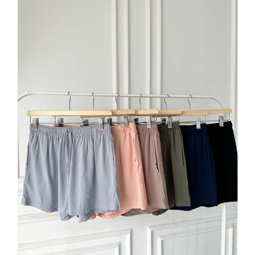 Terlaris Uniqlo Relaco Shorts.