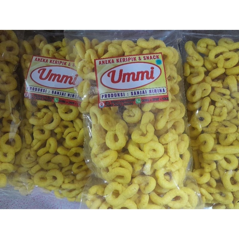 

Kerupuk angka 8khas Sumatera Barat