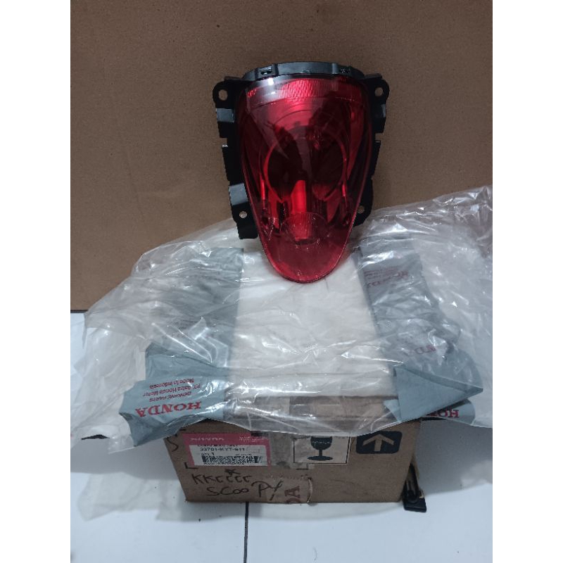 lampu belakang stop lamp assy honda scoopy karbu original AHM