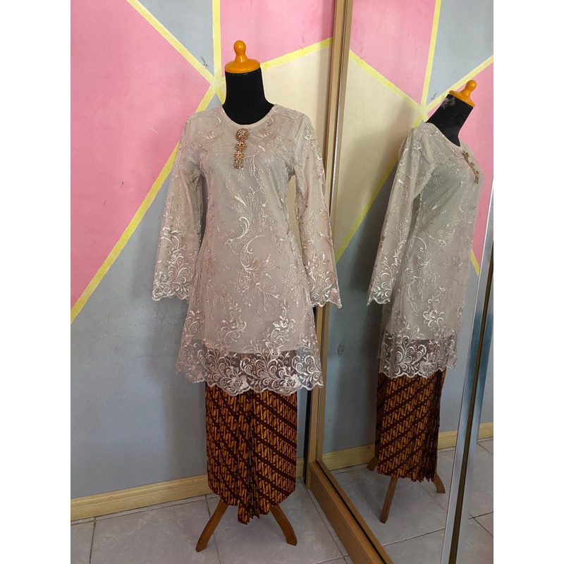 preloved kebaya wisuda