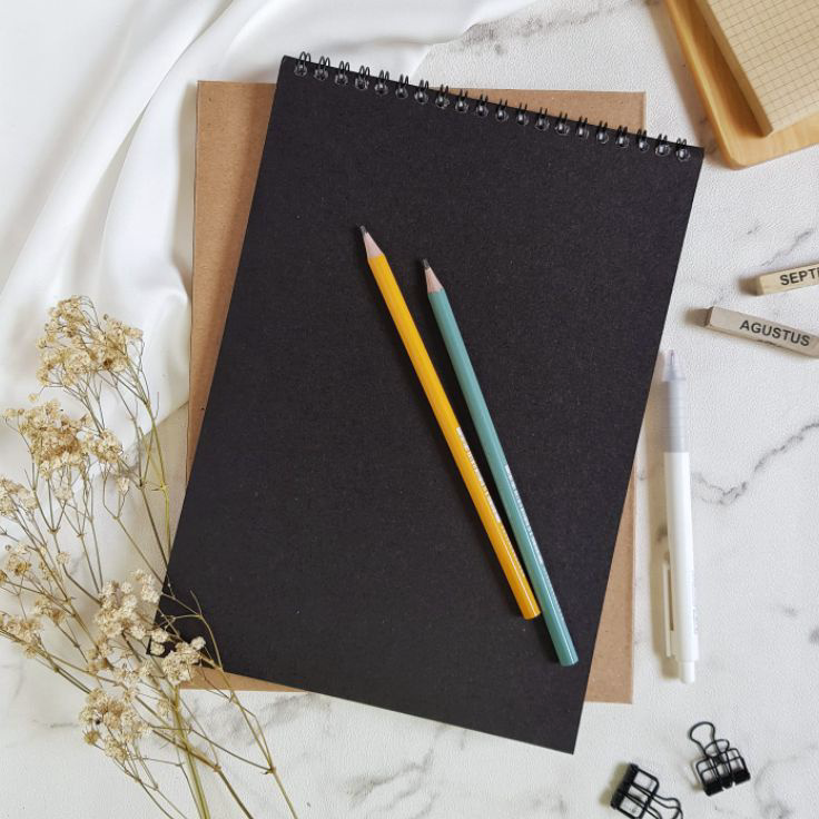 

Ready Stok WATERCOLOUR /SKETCHBOOK / BUKU SKETSA / BUKU GAMBAR A5 / SKETCH BOOK PAPER / 40 SHEET / WATER COLOUR BOOK COVER VINTAGE COKLAT DAN HITAM 250 GSM Sketch Pad Sketchbook A6 / A5 / b5 /buku gambar Cover craft jilid spiral