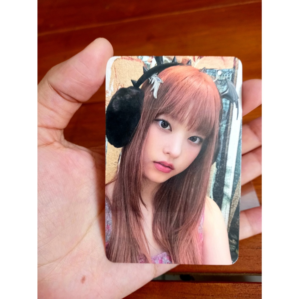 Photocard Haerin Headphone Official Pc Newjeans OMG