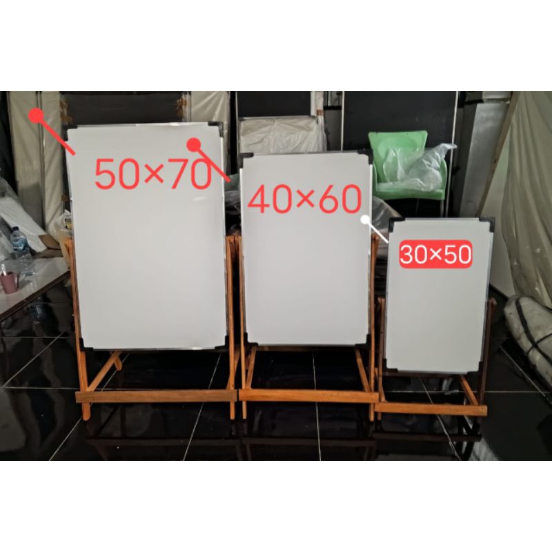 

PROMO PAPAN TULIS WHITEBOARD PLUS KAKI KAYU JATI NON LACI UK 30×50, 40×60, & 50×70