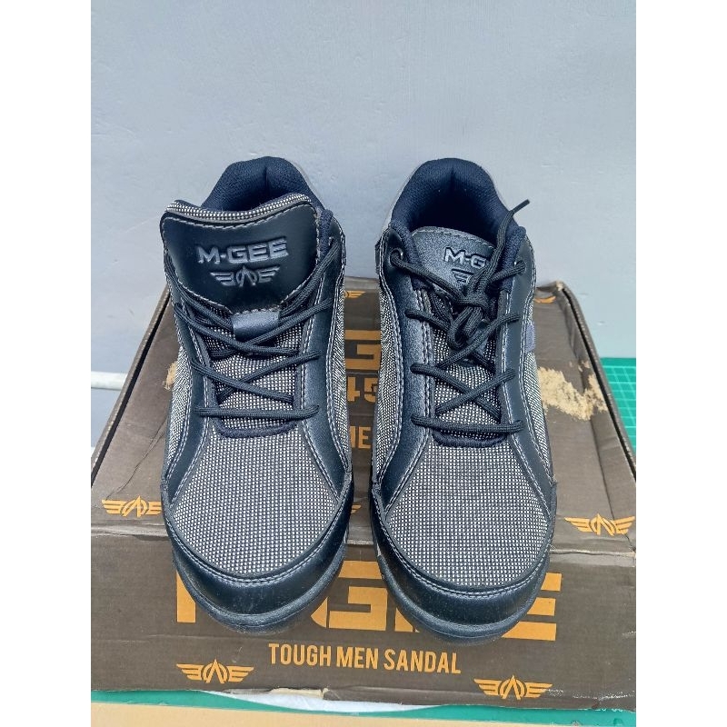 sepatu touring M.gee adventure hiking M-GEE tali Navajo Mgee size 40
