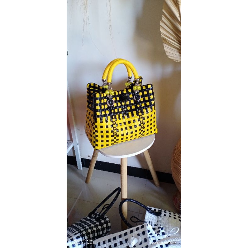 Tas pesta jali mutiara tas anyam tas kondangan bahan jali