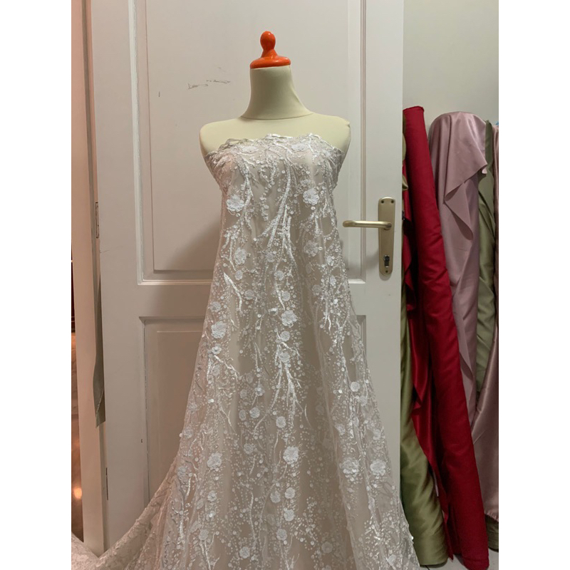 Bahan Kain Kebaya Brukat Tile Tulle Spangle Bordir Payet Freya Motif 3D Warna Putih Tulang Bersih Br