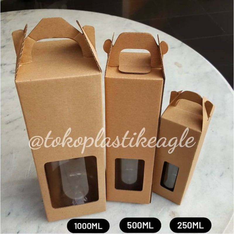 

Hampers Box Botol 500ml isi 1