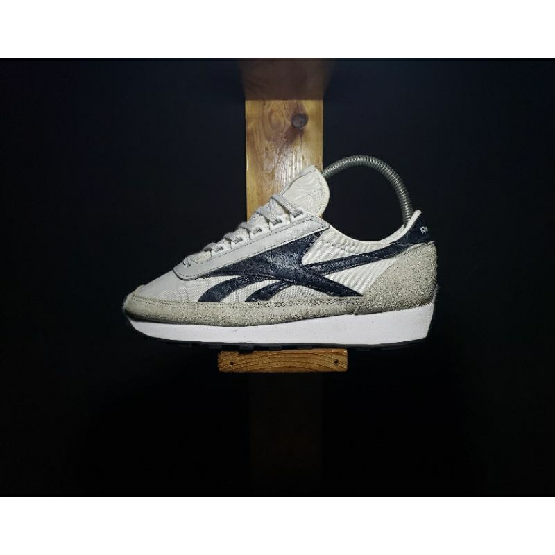 Reebok Aztec white black