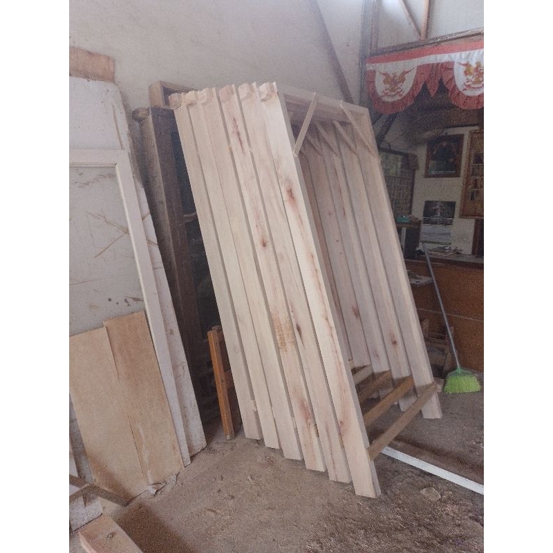 Kusen Pintu Kayu Mahoni
