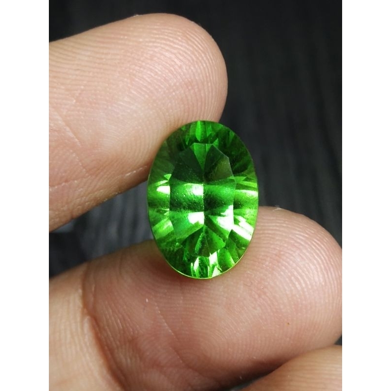 Natural Tektite Moldavite 14x10x7.5 mm Oval Millenium Cutting Batu Meteor Hijau Green