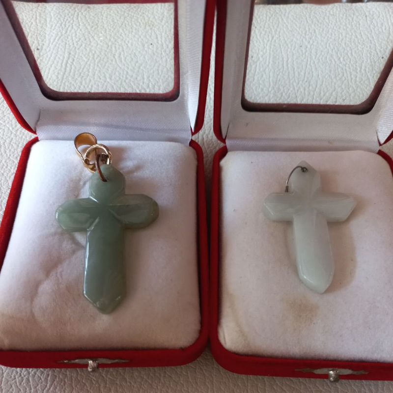 mata kalung salib / liontin kalung salib dari giok cina asli