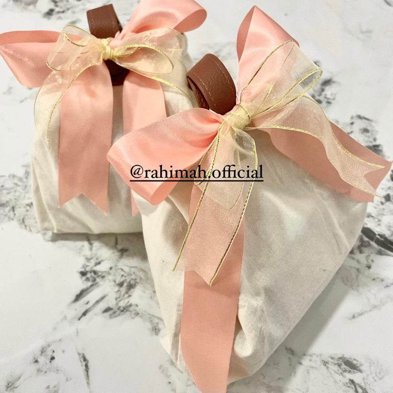 

Rahimah Hijab Hampers / Paket Hadiah
