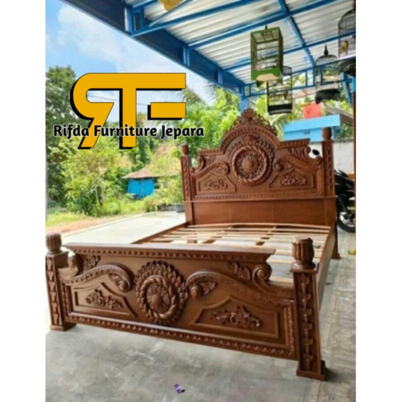 Dipan Tempat tidur Jati Ukir Kanopi Gong / Divan Jati Ukir Gong Jepara