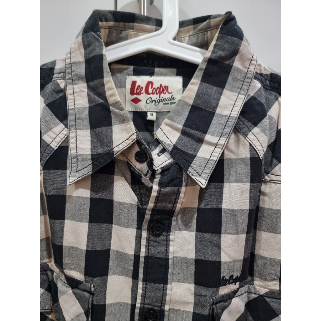 Preloved Kemeja Pria Lee Cooper Original size XL motif kotak kotak