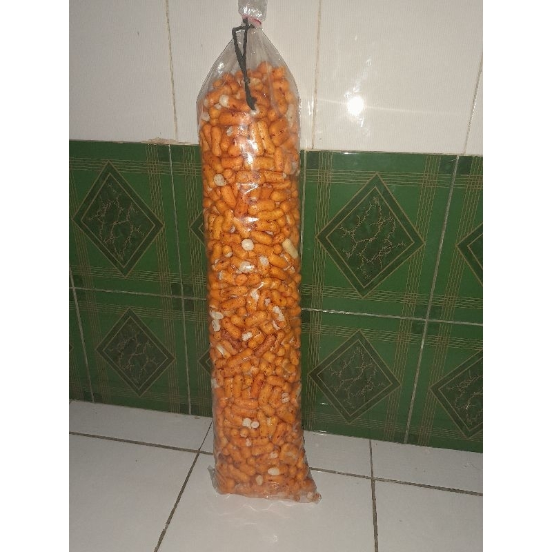 

KERUPUK PILUS SPESIAL BUMBU RUJAK ISI 1 KILO