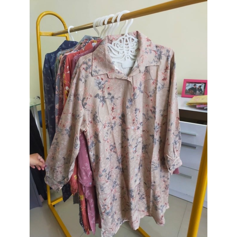 Kemeja Tunik Rayon Twill Impor Adem Busui Bumil Motif Bunga
