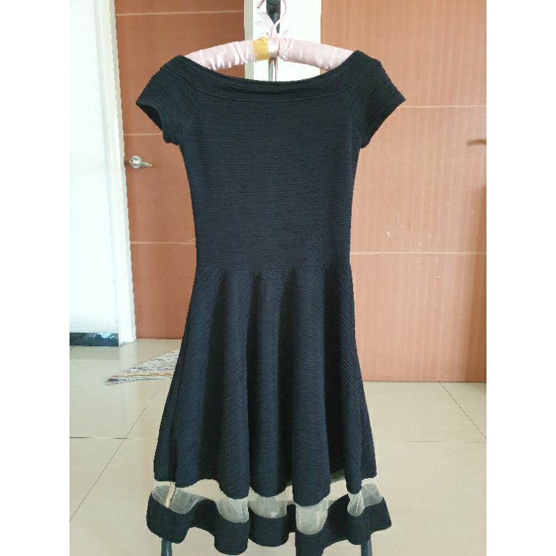 Dress pesta midi/Dress casual/Dress hitam model sabrina CHIC SIMPLE- Panjang dress 98cm- preloved