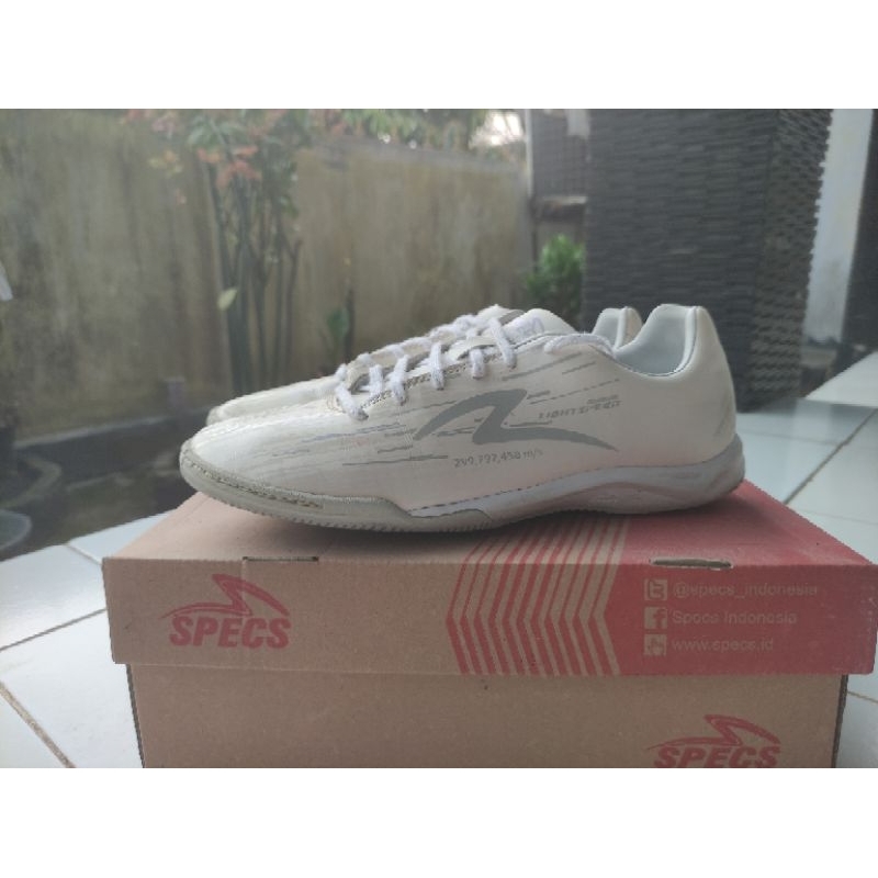 Sepatu Futsal Specs Acc Lightspeed Reborn Illuminate In Silver
