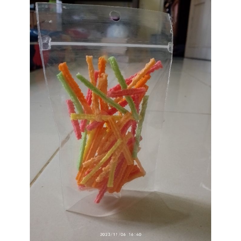 

KRUPUK MENTAH STICK WARNA WARNI 100 GR