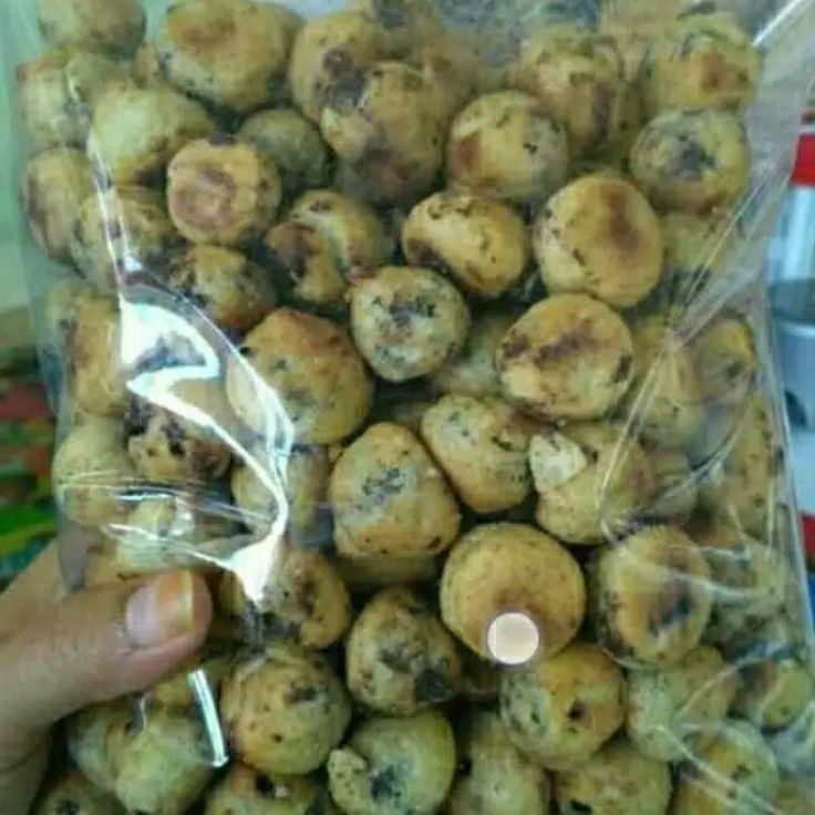 

Ready KUE SHOES 500GR (1/2KG) - KUE COKLAT SOES -KUE SUS COKELAT - CEMILAN COKLAT Model Baru