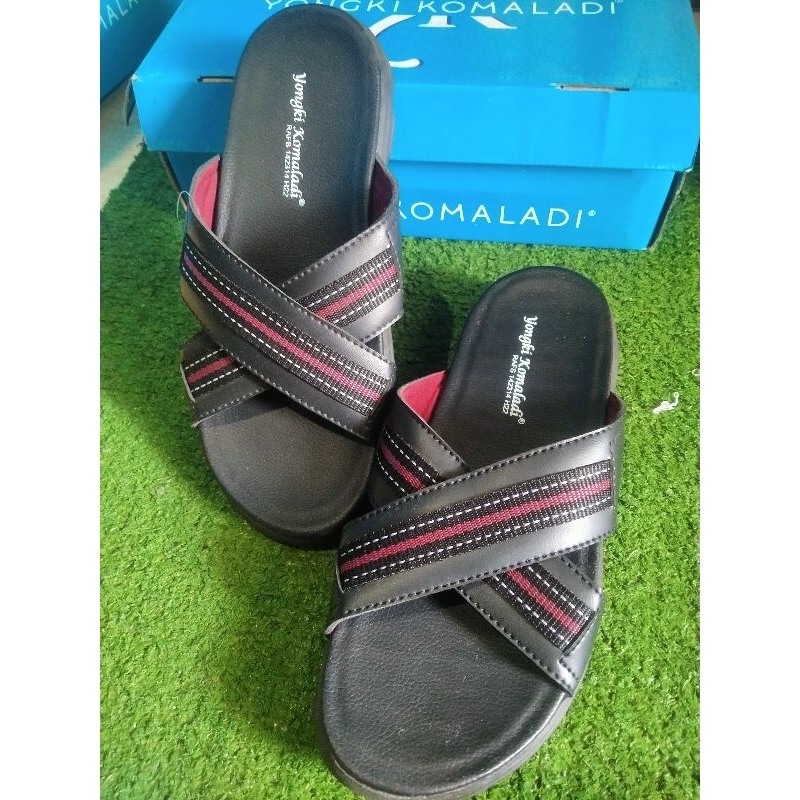 sandal slop pria Yongki Komaladi termurah