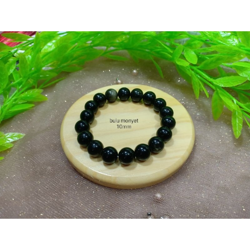 Gelang batu bulu monyet