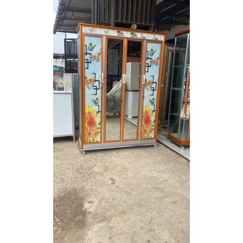 lemari almunium pakaian