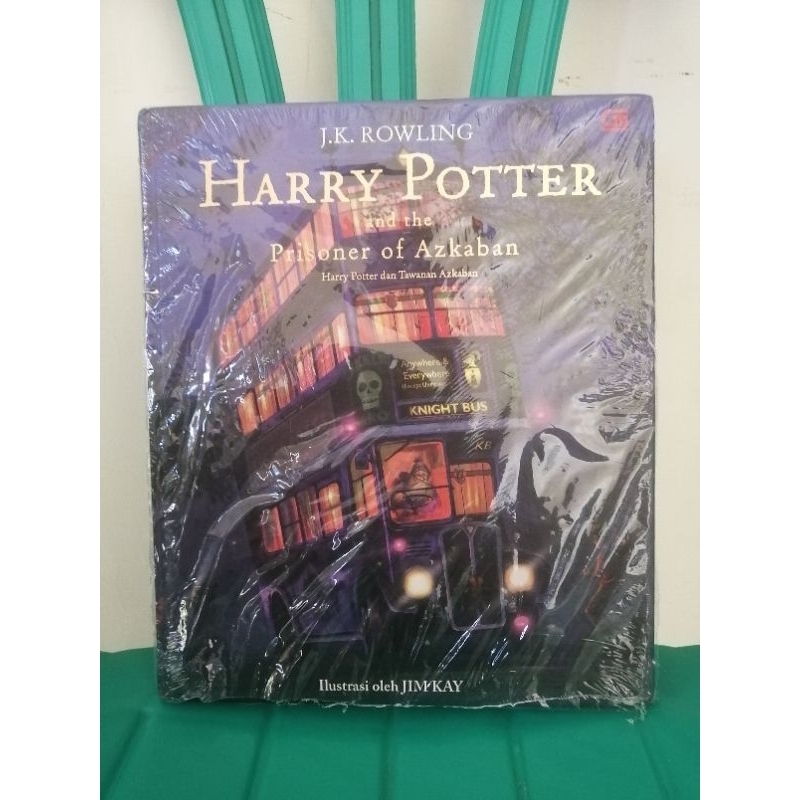 HARRY POTTER AND THE PRISONER OF AZKABAN (Harry Potter dan Tawanan Azkaban) Ilustrasi oleh Jim Kay [