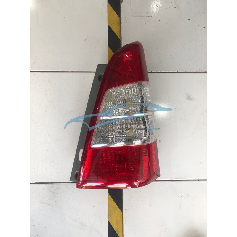 LAMPU BELAKANG STOPLAMP INNOVA 2012-2015 (BARONG)