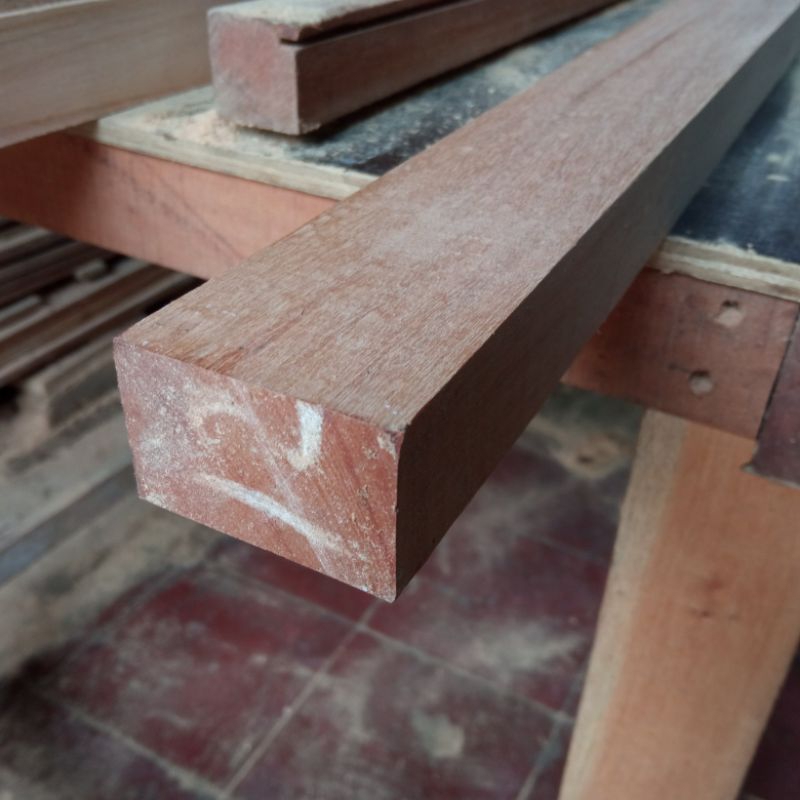 Kaso 4x6 Sudah Diserut Halus Kayu Bengkirai / Damar Laut (HARAP KONFIRMASI DULU SEBELUM PESAN)