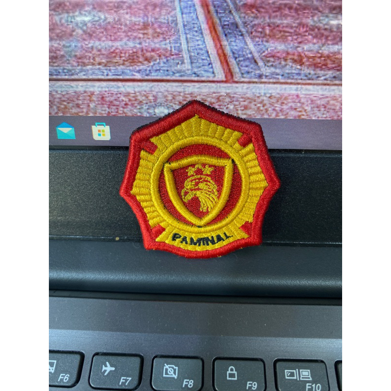 Pin Paminal Bordir Timbul
