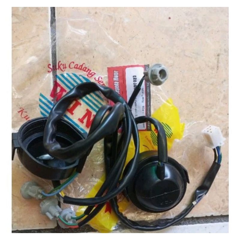 soket fiting lampu depan Vario Tecno 125
