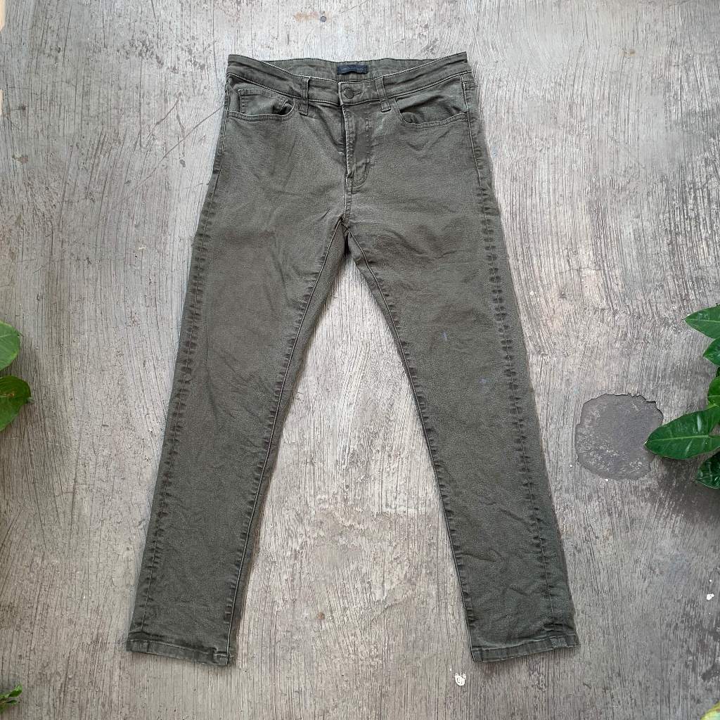 Uniqlo Men's Jeans Long Pants Olive Washed Size 32 | Celana Panjang Pria Hijau Army Green Denim Stre