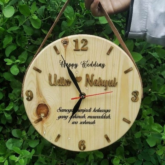 JAM KAYU | SOUVENIR KEGIATAN | JAM DINDING | KADO PERNIKAHAN | JATI BELANDA