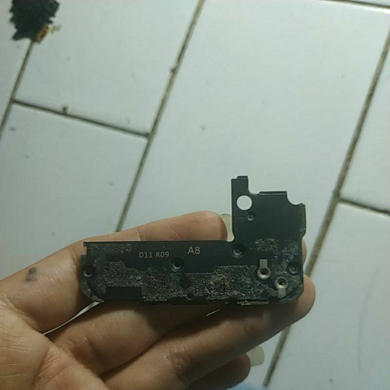 PENUTUP BEKAS SAMSUNG A8 2018