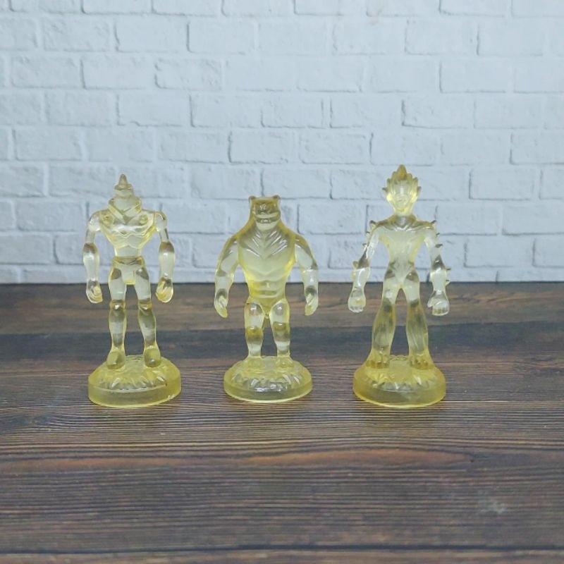 Action Figure Omnitrix seken alien force mini Ben 10 diamondhead, heatblast no brand,Big chill ben 1