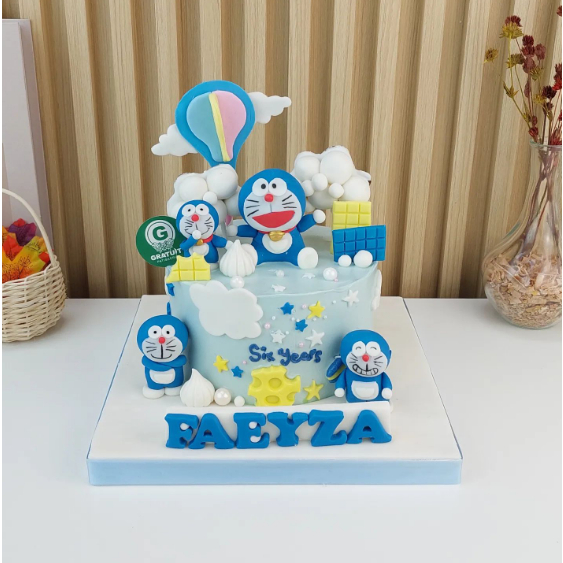 

CAKE TEMA DORAEMON UK 15CM / KUE ULANG TAHUN CUSTOME