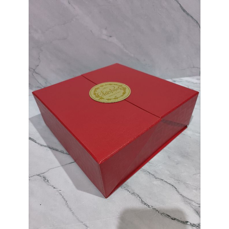 

Hardbox Merah Ukuran 22x22x8 Cm Thema Natal/Christmas