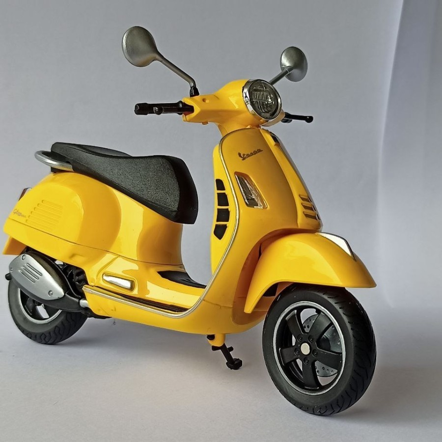 Diecast Vespa GTS super 2020 Welly 112 Miniatur Vespa harga Murah