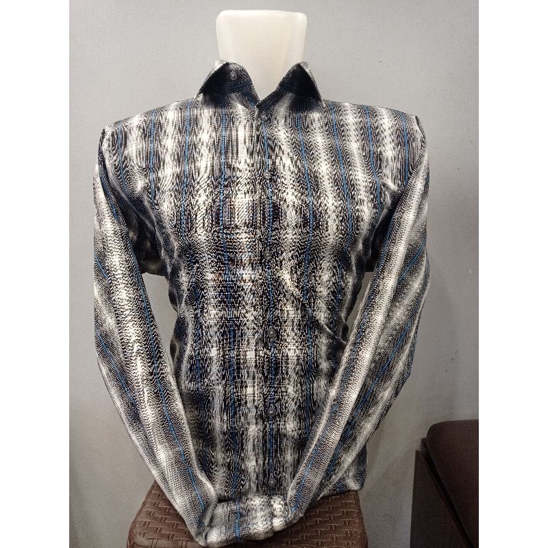 Alisan Kemeja Panjang Motif Kotak Slimfit